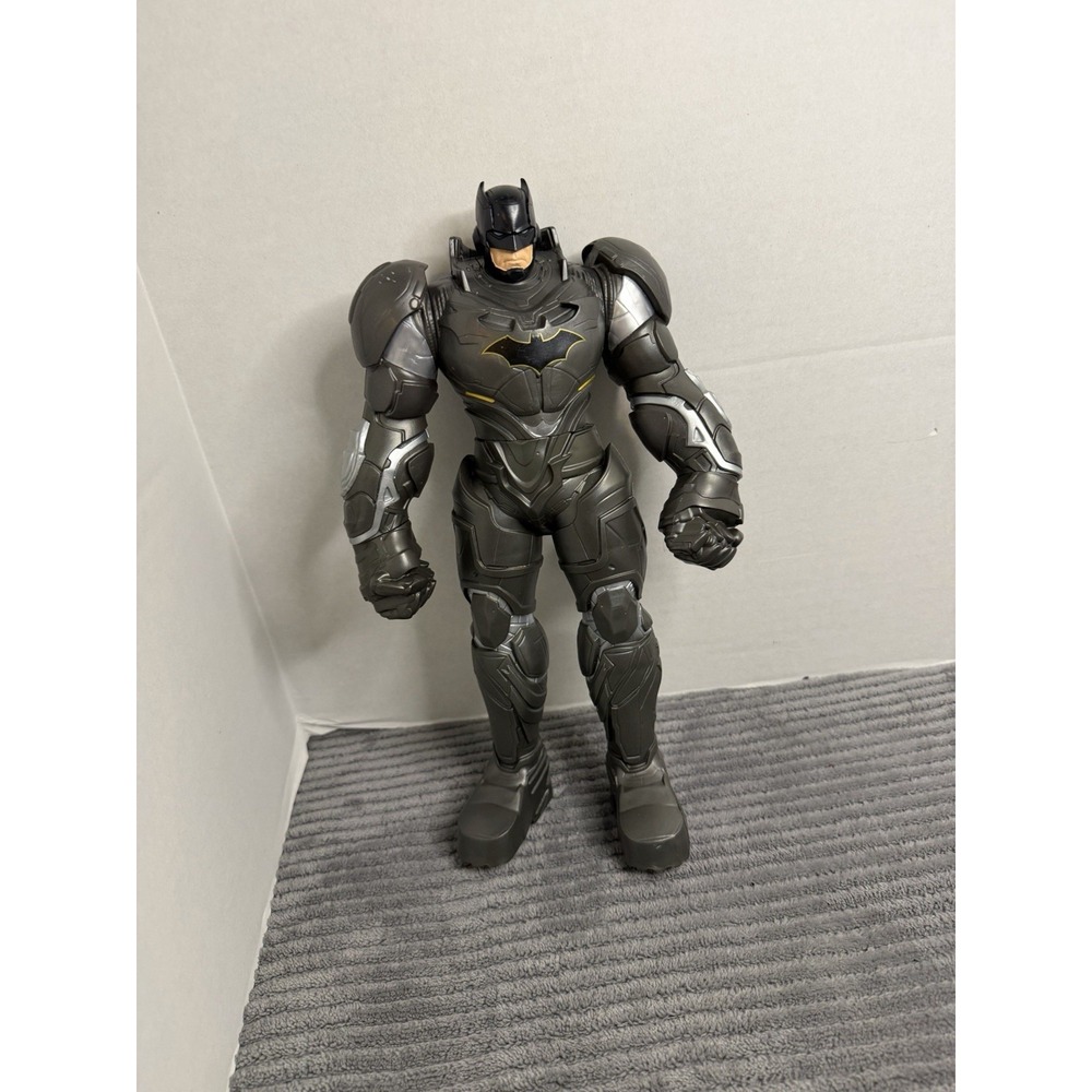 SPIN MASTER DC: 12 in BATMAN GIANT SERIES BAT ARMOR DELUXE ACTION FIGURE 1/6